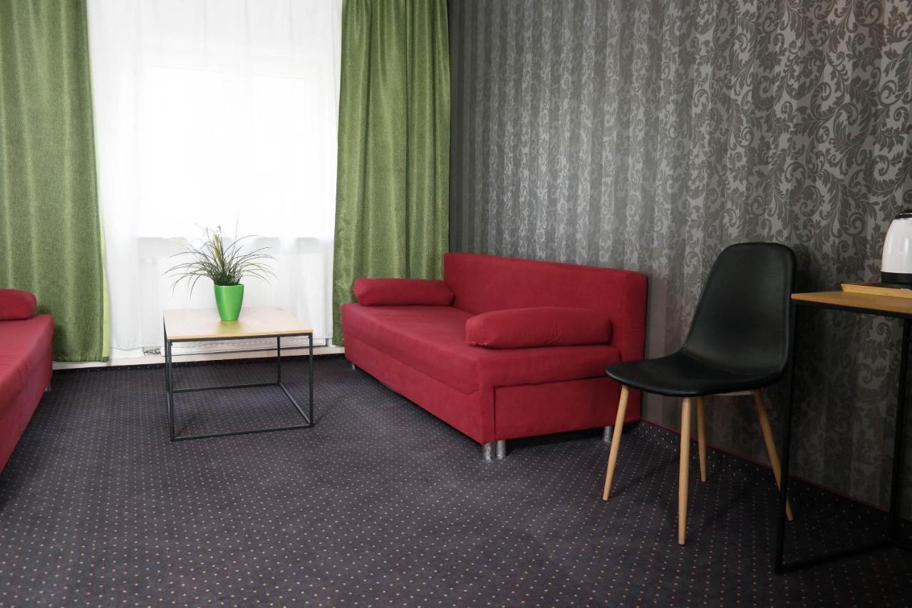 Hotel George Nadarzyn Kültér fotó