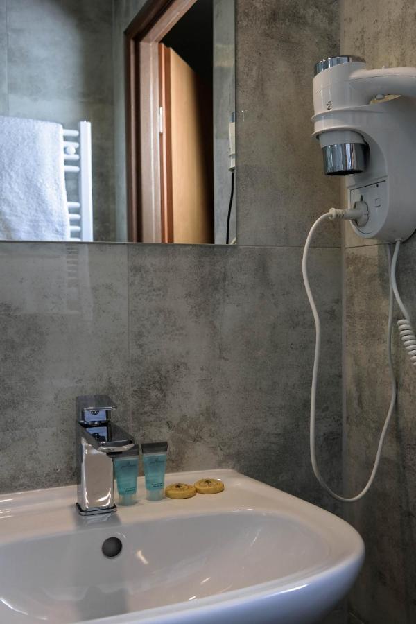 Hotel George Nadarzyn Kültér fotó