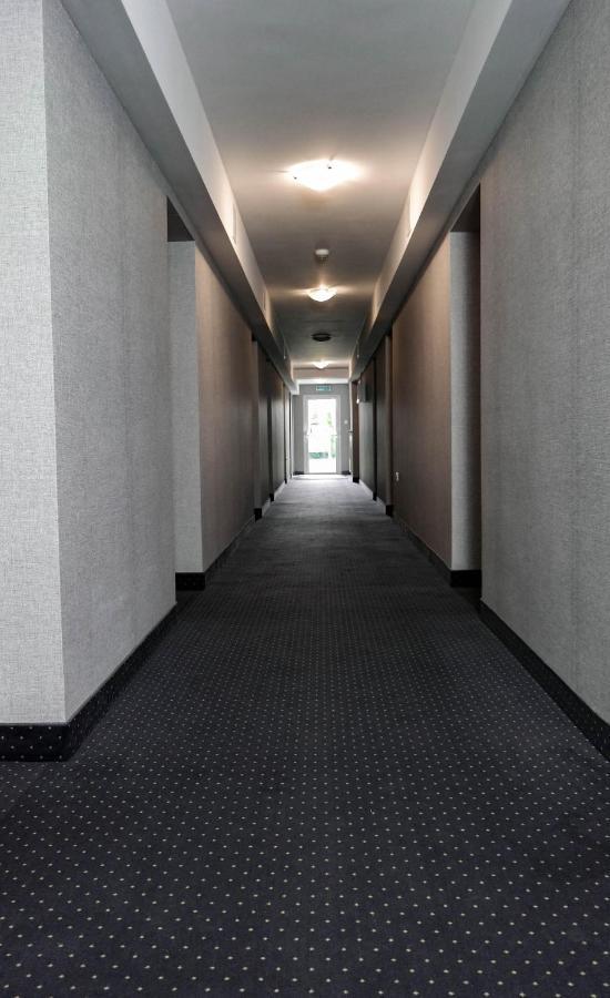 Hotel George Nadarzyn Kültér fotó