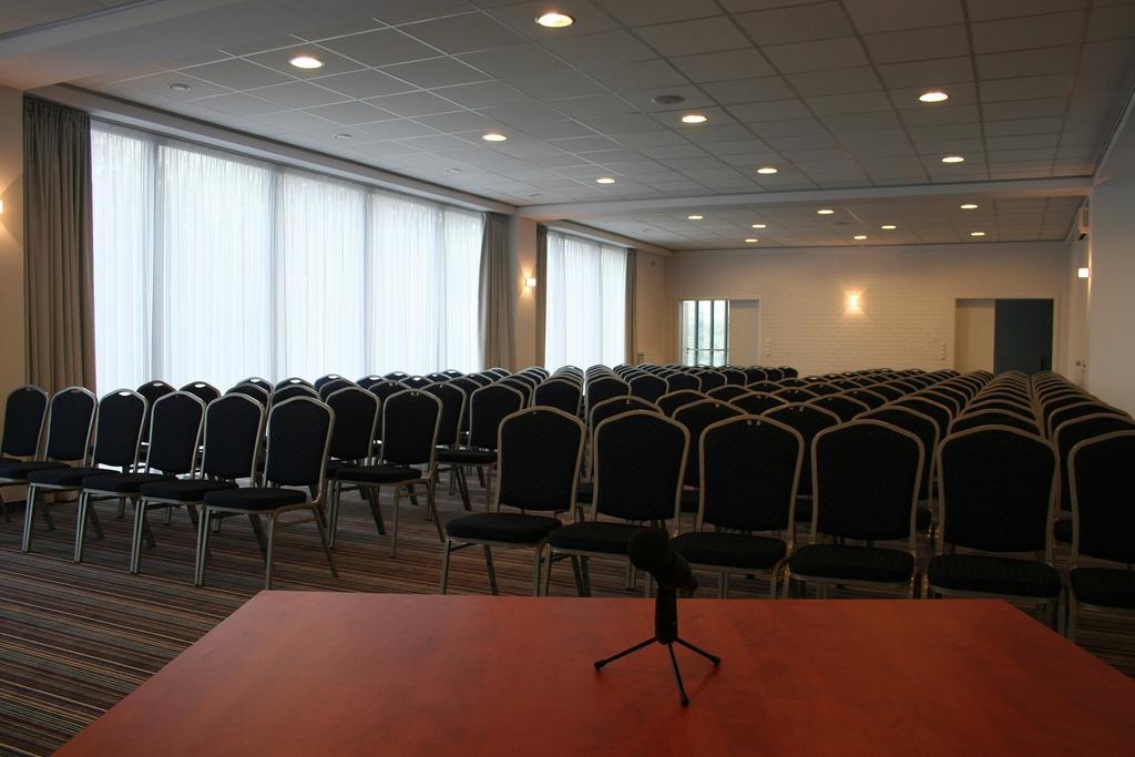 Hotel George Nadarzyn Kültér fotó